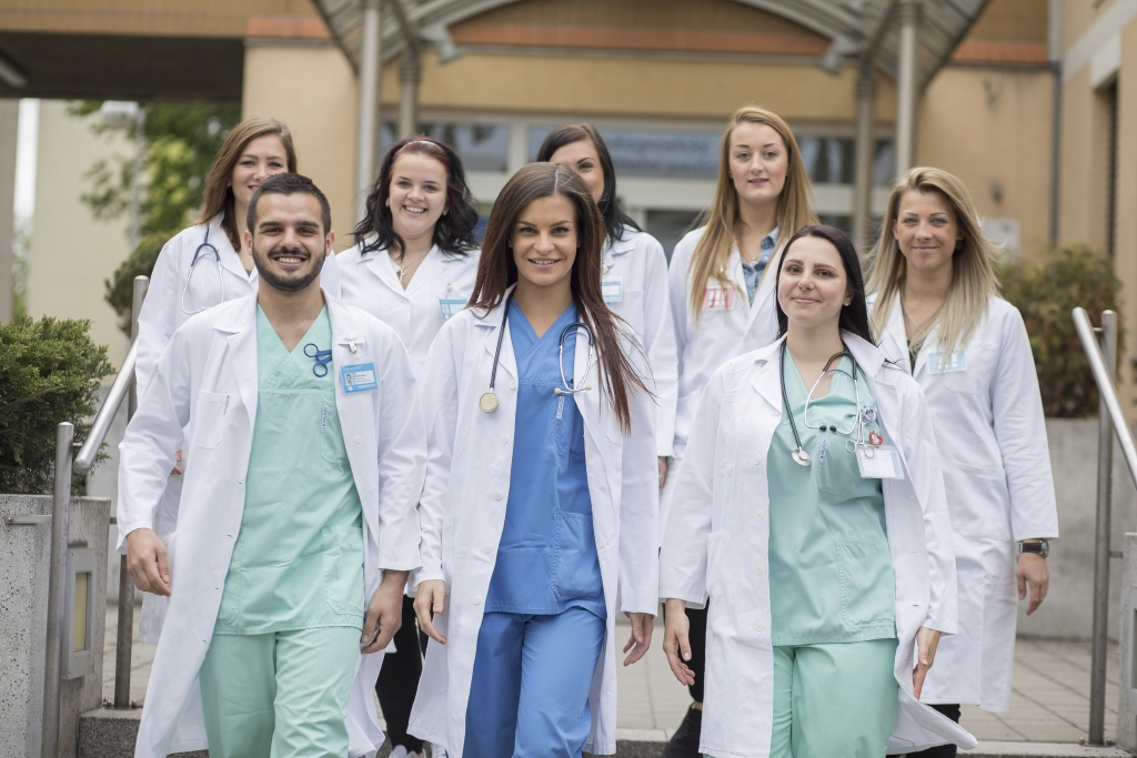 Městská nemocnice Ostrava nabízí poslední volná místa pro absolventy, zájem má interna, chirurgie i další obory