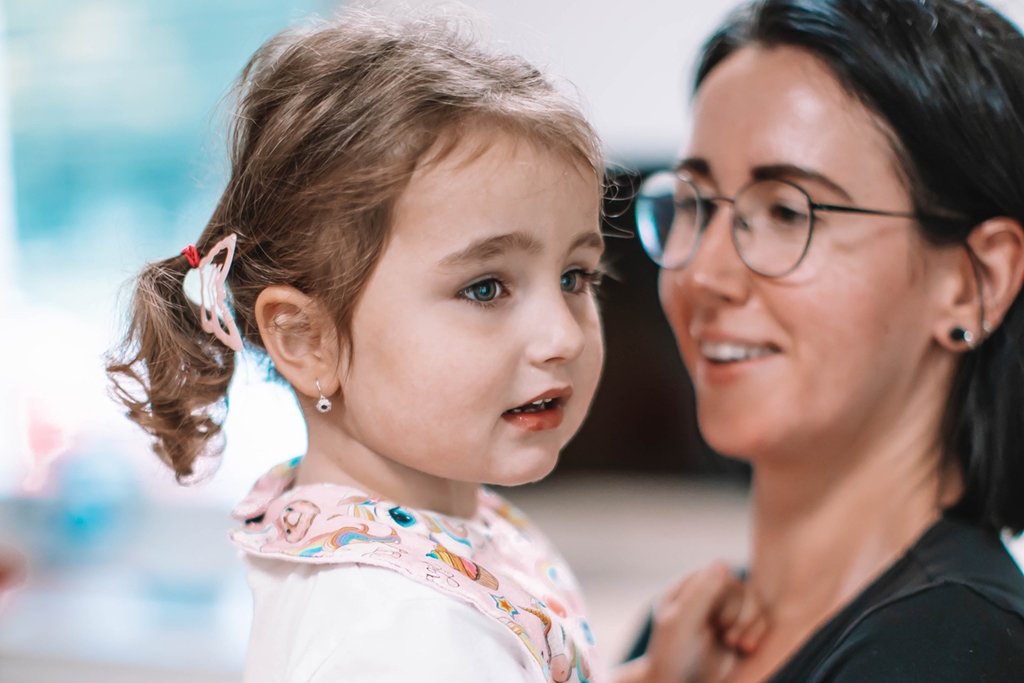 Pouhých 35 hodin stačilo k naplnění našeho cíle, Leontýnka s Rettovým syndromem získá speciální oční lištu