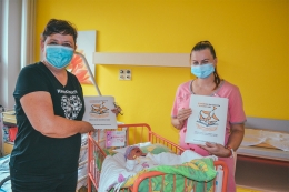 Naše porodnice se zapojila do projektu S knížkou do života / Bookstart