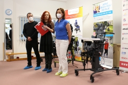 Dětský rehabilitační stacionář získal speciální pomůcky pro své malé klienty, věnovala je dobročinná organizace Saves help