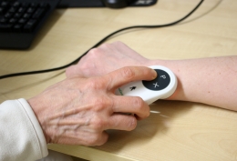 Nový digitální dermatoskop k diagnostice znamének