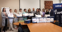 Novorozené děti v Ostravě bude hlídat 28 nových monitorů dechu