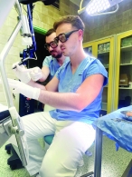 Gynekologové MNO pomáhají také mužům, k odstranění kondylomat používají laser