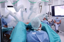 Gynekologové Městské nemocnice Ostrava nově nabízejí pacientkám roboticky asistované operace